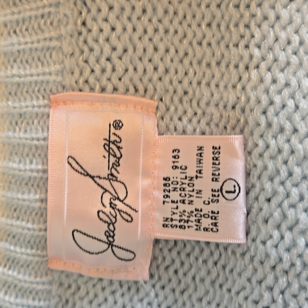 Jaclyn Smith Vintage Light Blue Beaded Sweater - Picture 8 of 8
